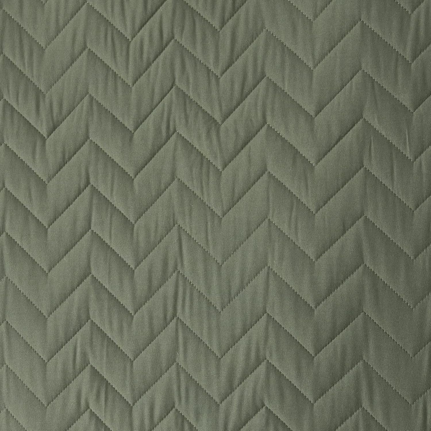 Queen Quilt Set Lightweight Bedspreads Soft Microfiber Reversible Quilted Bed Cover Olive Green Modern Style Polyline Pattern Bedding Set for All Season 3 Pieces (1 Quilt, 2 Pillow Shams)